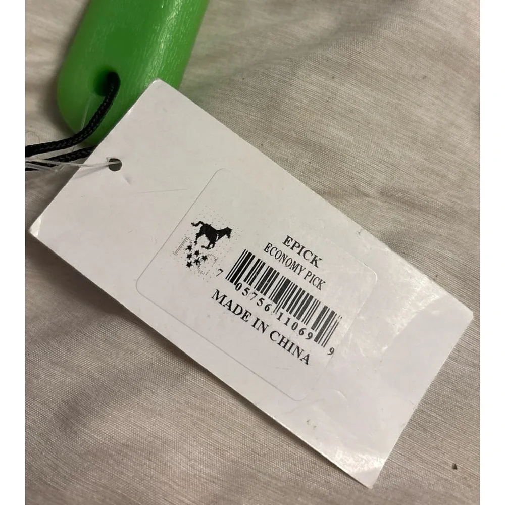 NEW Tail Tamer Economy Horse Hoof‎ Pick & Brush